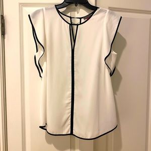 NWOT Vince Camuto Blouse - size small - never worn